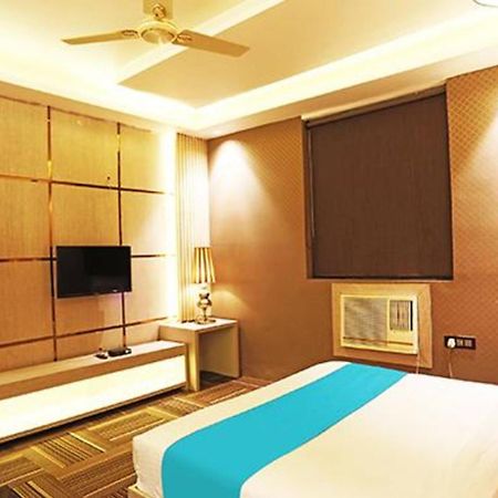 Fabhotel Ronald Inn Faridabad Exterior foto