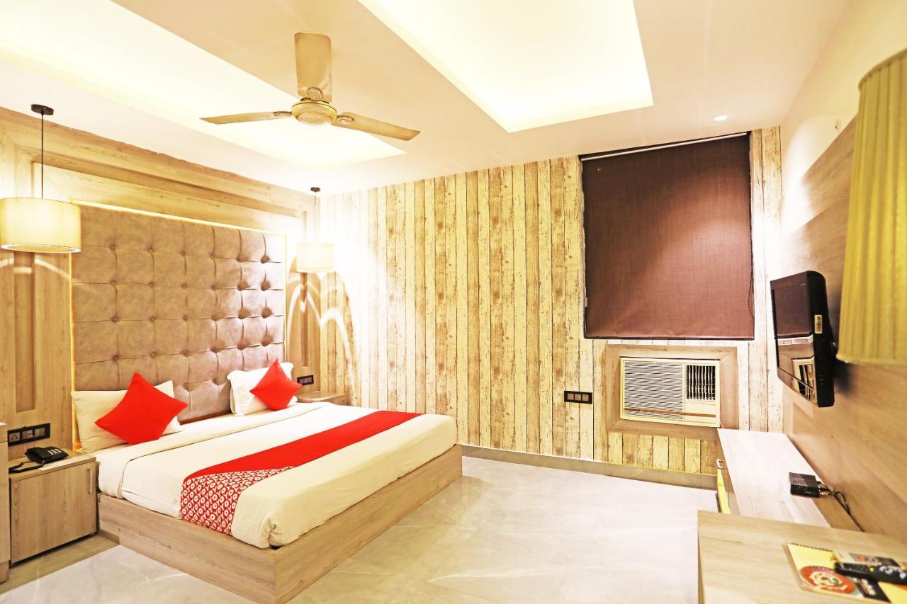 Fabhotel Ronald Inn Faridabad Exterior foto
