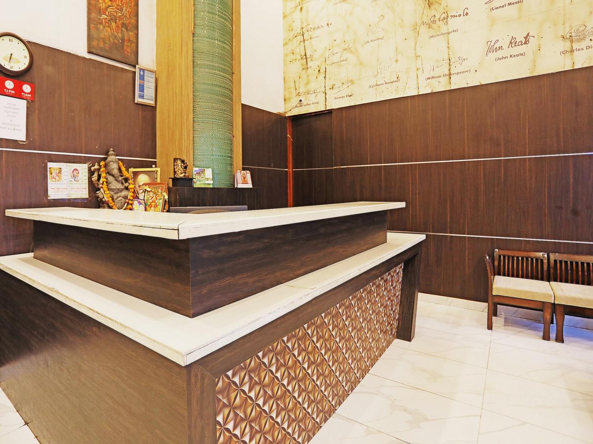 Fabhotel Ronald Inn Faridabad Exterior foto